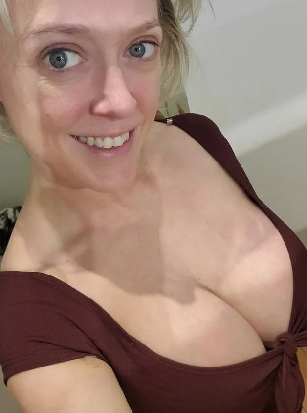 BJ9Oggm5Nh1d MariMariAnne fisse søges – escort i Holbæk