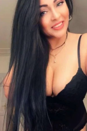 Jessika back in CPH hot brunette – escort i København