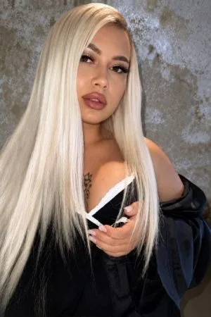 Blonde escort Brønshøj – escort i Brønshøj